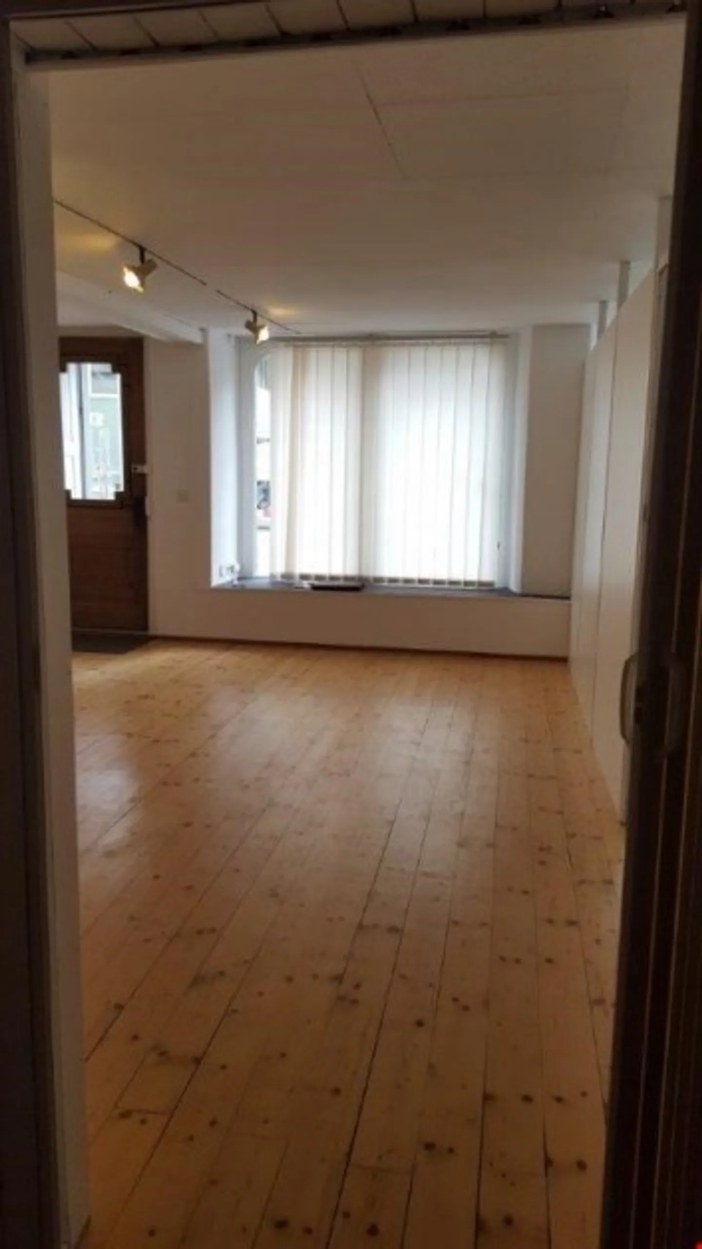 Retail Space / Studio for Rent - Photo 2 of 10