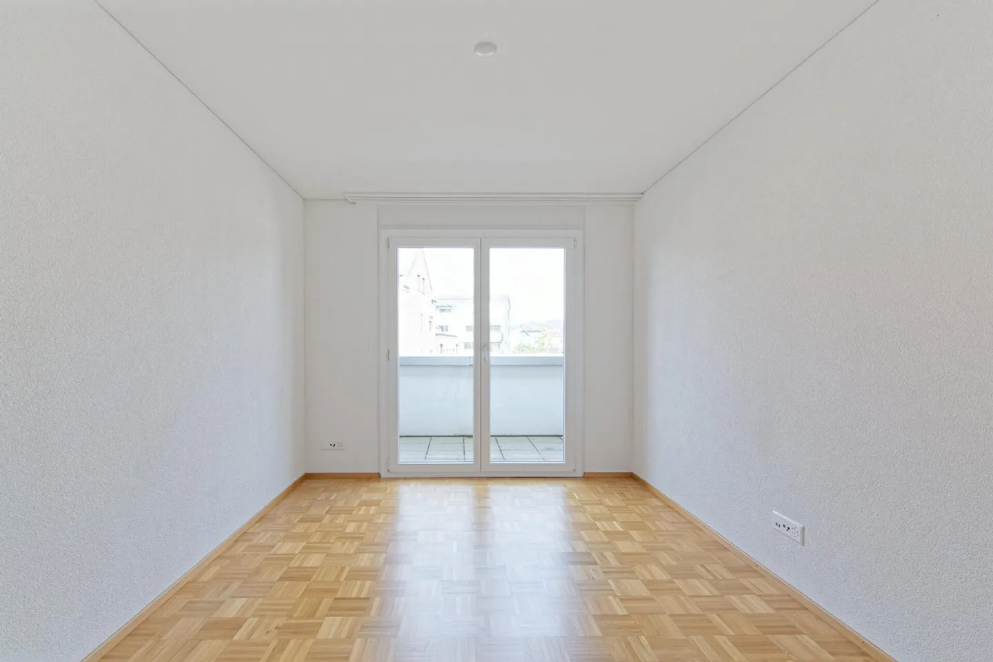 Spacious penthouse apartment with panoramic views, winter garden, and hobby room - Photo 18 of 56