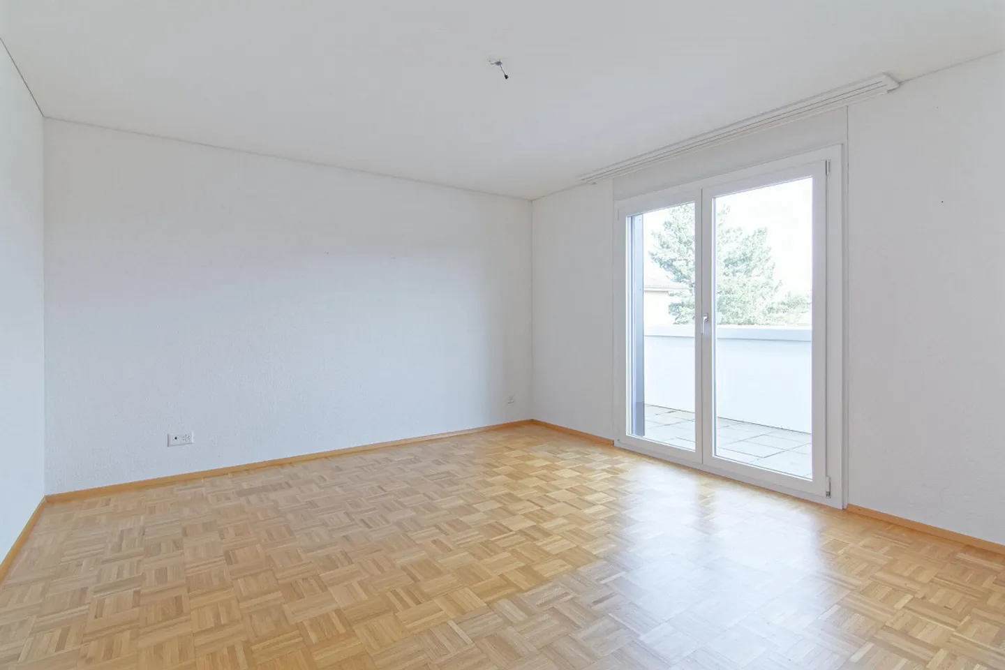 Spacious penthouse apartment with panoramic views, winter garden, and hobby room - Photo 22 of 56