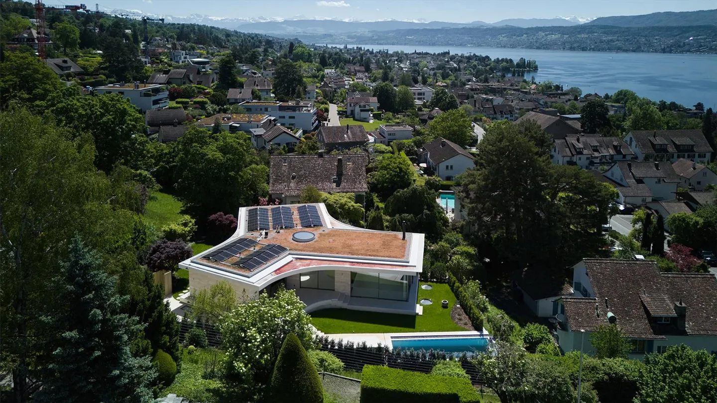 Villa neuve exclusive avec vue sur le lac, piscine extérieure et jardin idyllique - Photo 8 sur 9