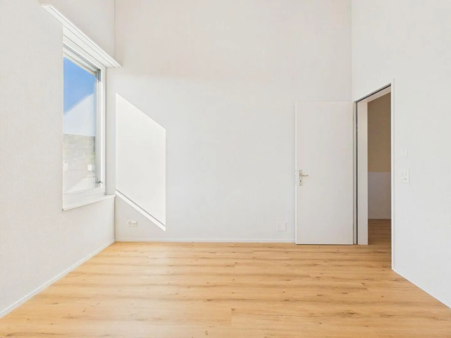 Esclusiva casa a schiera di nuova costruzione con giardino, balcone e massimo comfort abitativo - Foto 13 di 19