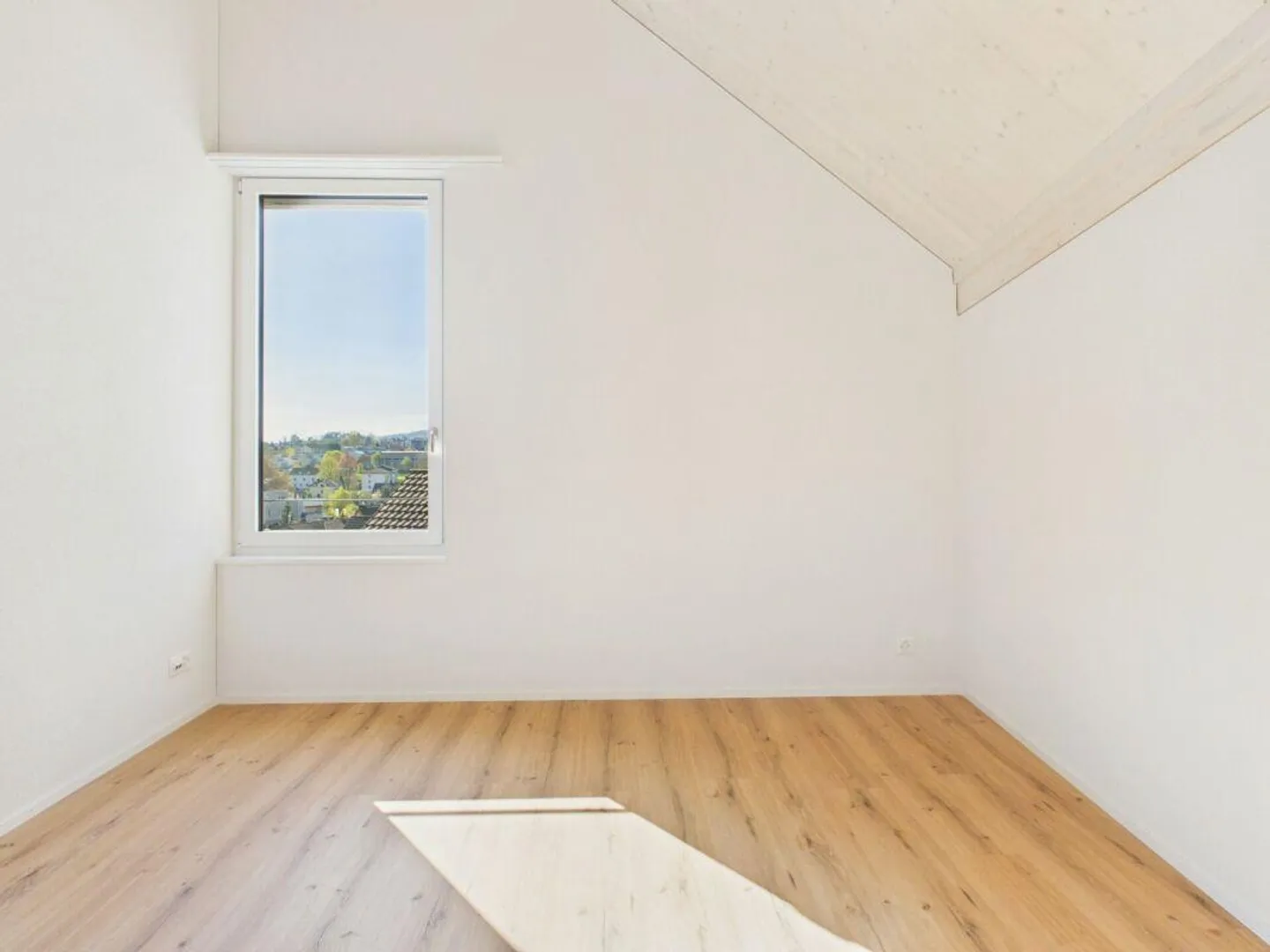 Esclusiva casa a schiera di nuova costruzione con giardino, balcone e massimo comfort abitativo - Foto 14 di 19