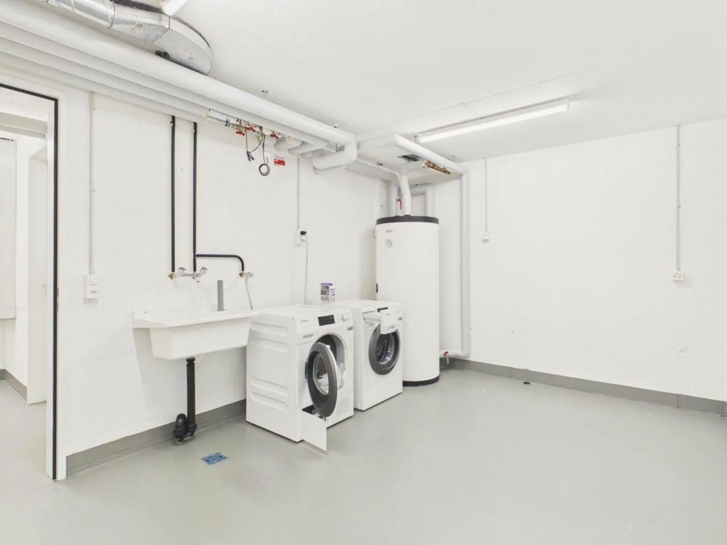 Esclusiva casa a schiera di nuova costruzione con giardino, balcone e massimo comfort abitativo - Foto 16 di 19