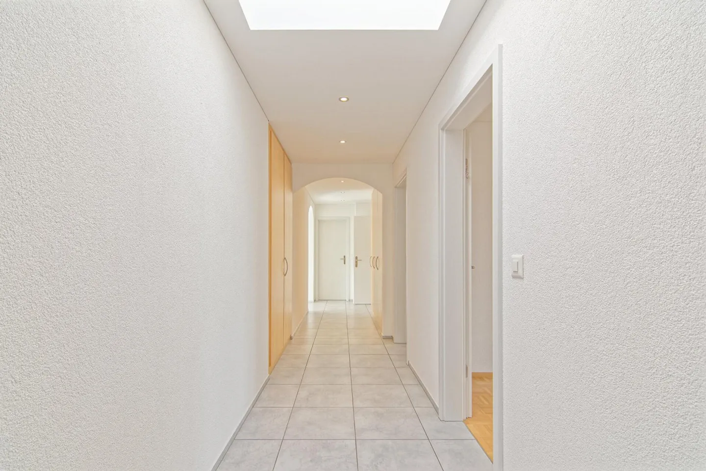 Spacious penthouse apartment with panoramic views, winter garden, and hobby room - Photo 27 of 56