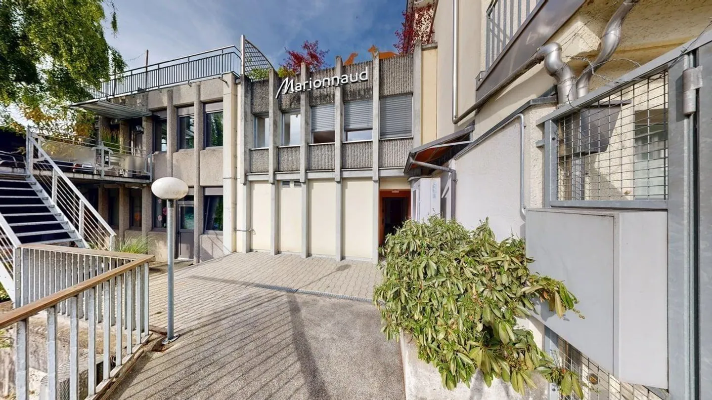 71 m² au-dessus du Bälliz utilisable aussi individuellement que vous - Photo 4 sur 4