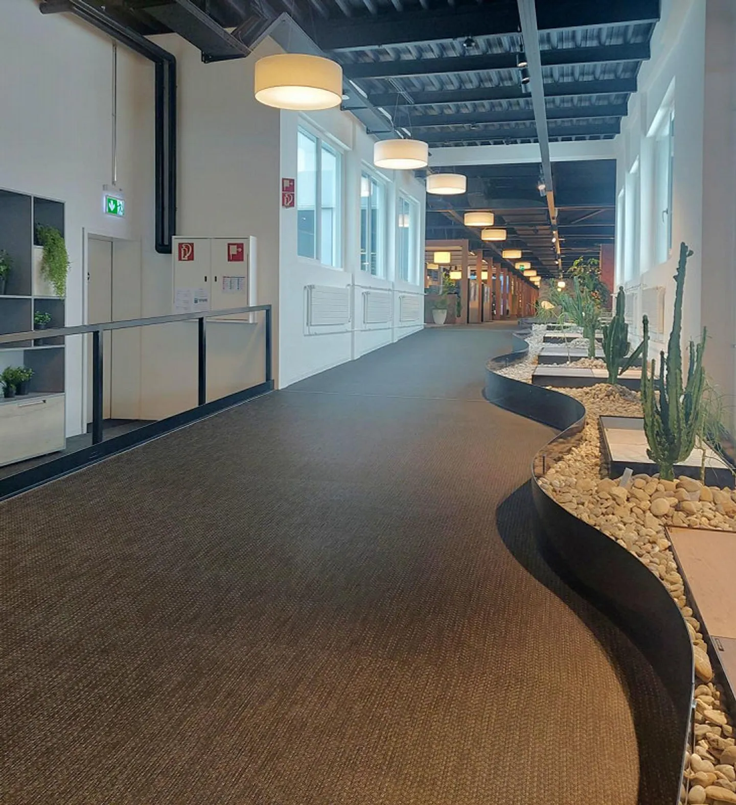 Licht. Raum. Möglichkeiten. Ihre Ausstellungsfläche in Ittigen! - Foto 11 von 13