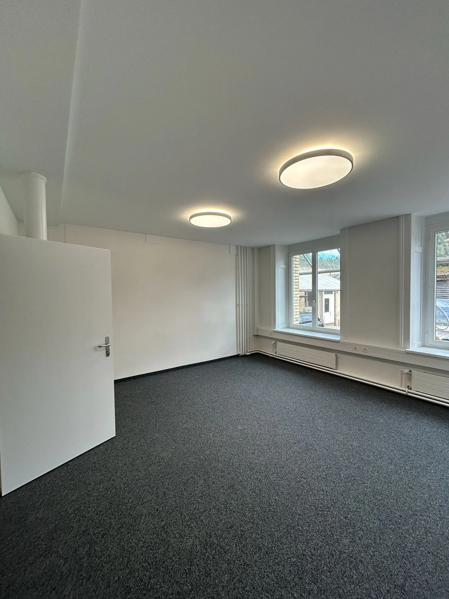 Büroräumlichkeiten in Stäfa zu vermieten - Foto 2 von 3