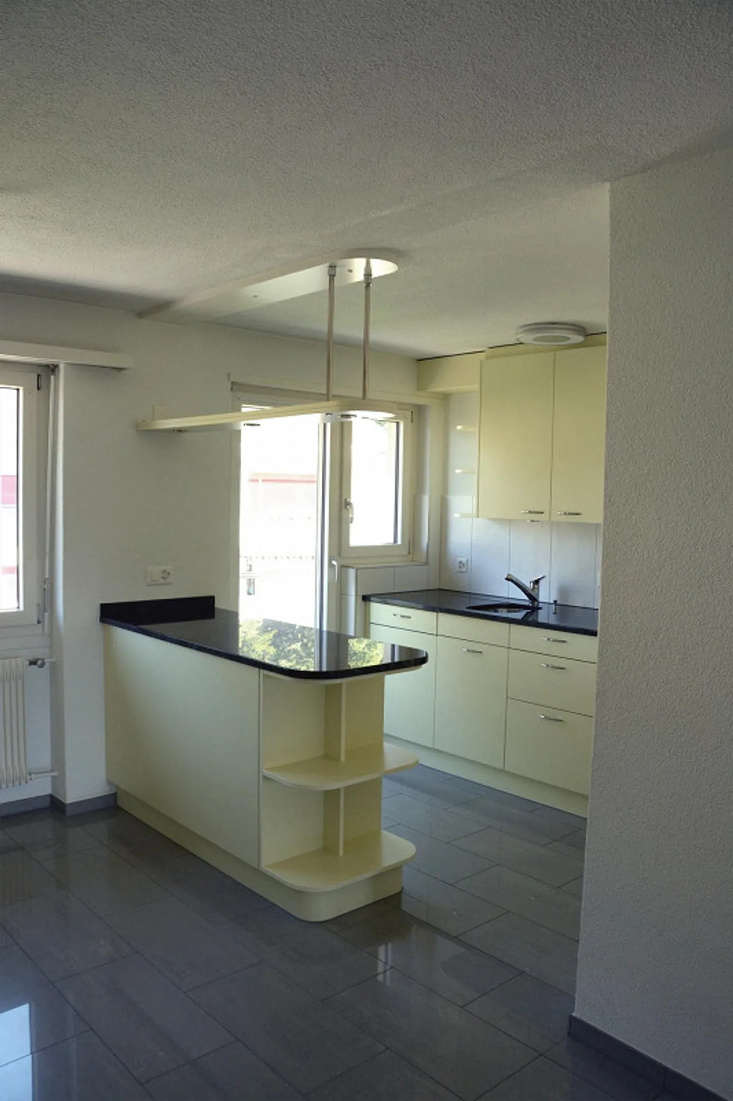 Appartement lumineux et calme de 4 1/2 pièces au 3ème étage - Photo 1 sur 9