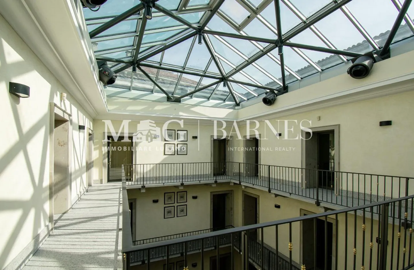 Lugano Centre: Bureaux avec vue sur le lac dans un immeuble historique - Photo 5 sur 10