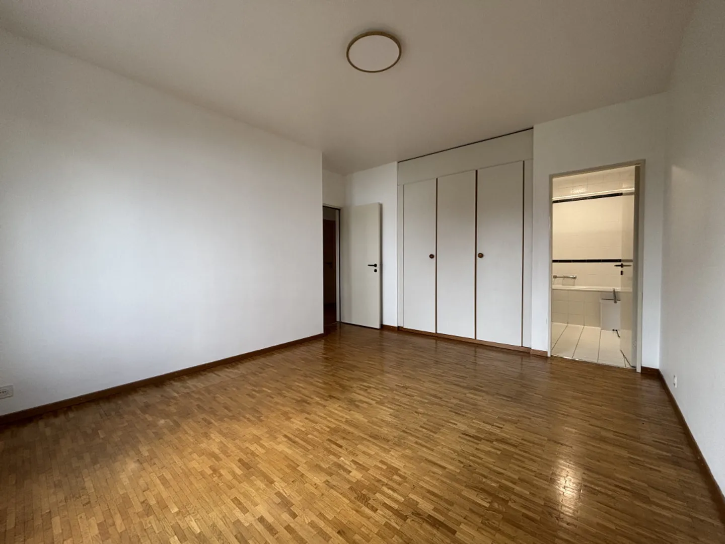 Wunderschöne 5-Zimmer-Wohnung mit Balkon in Petit-Lancy - Foto 2 von 10