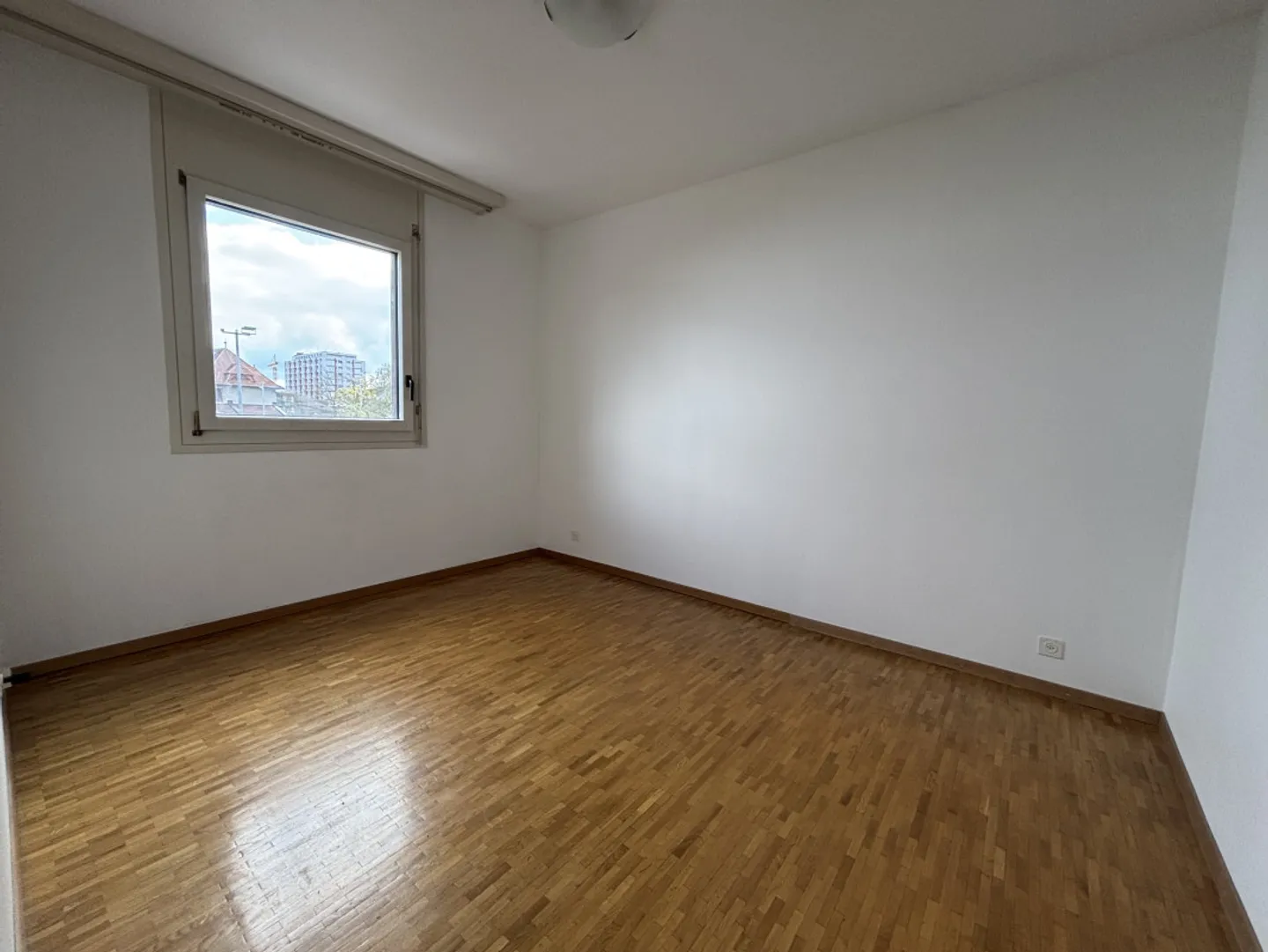 Wunderschöne 5-Zimmer-Wohnung mit Balkon in Petit-Lancy - Foto 6 von 10