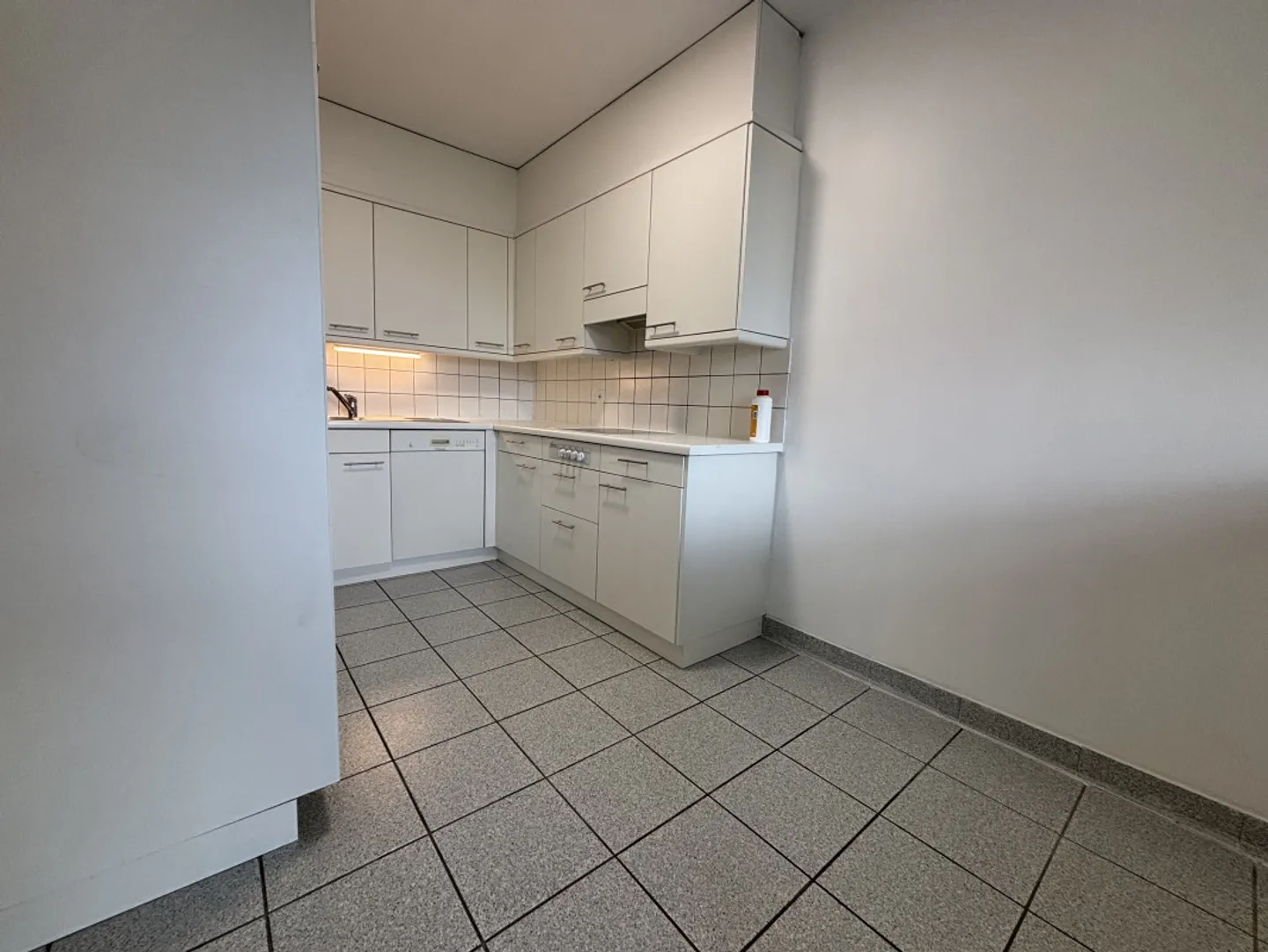 Wunderschöne 5-Zimmer-Wohnung mit Balkon in Petit-Lancy - Foto 8 von 10