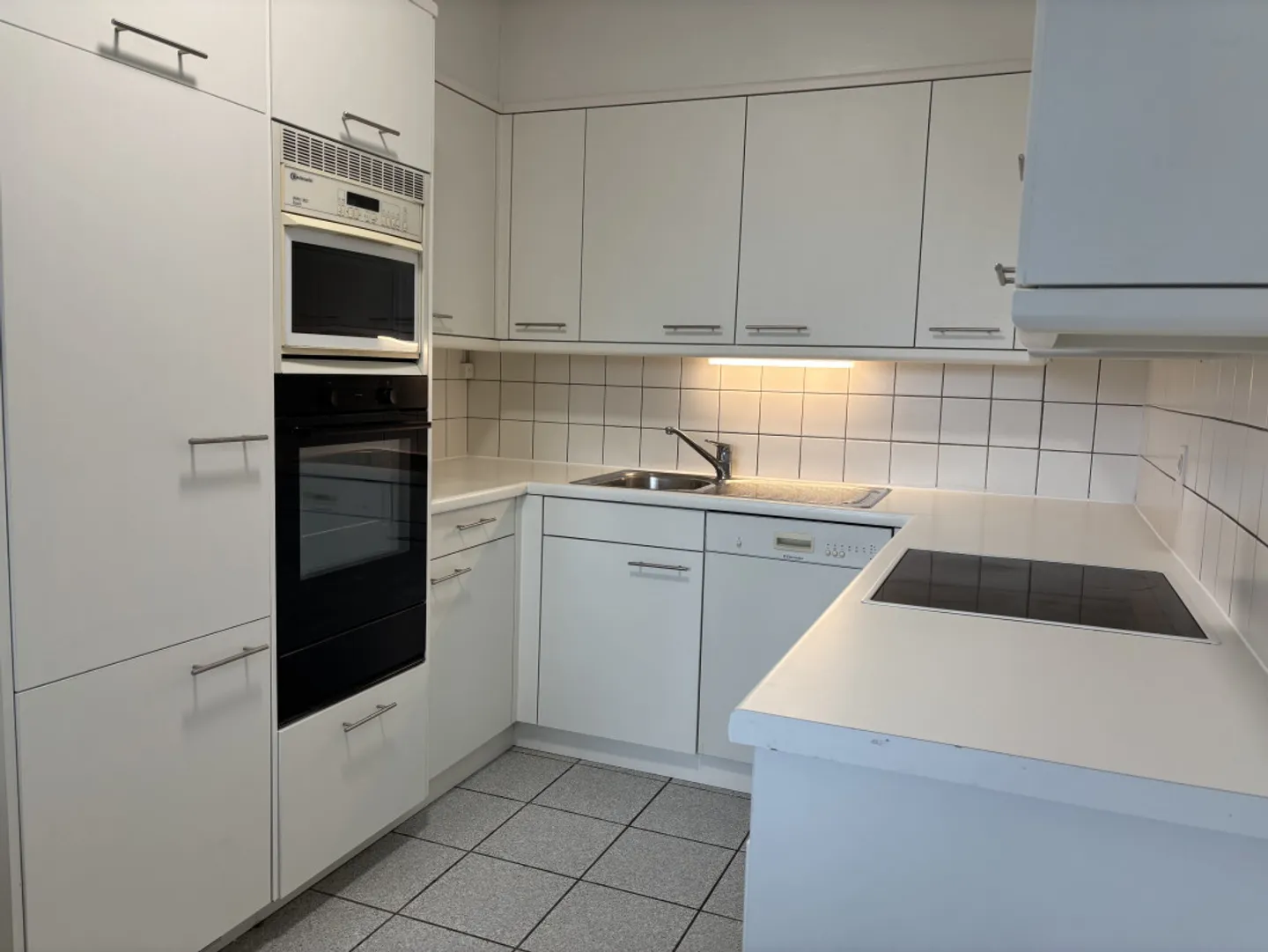 Wunderschöne 5-Zimmer-Wohnung mit Balkon in Petit-Lancy - Foto 9 von 10