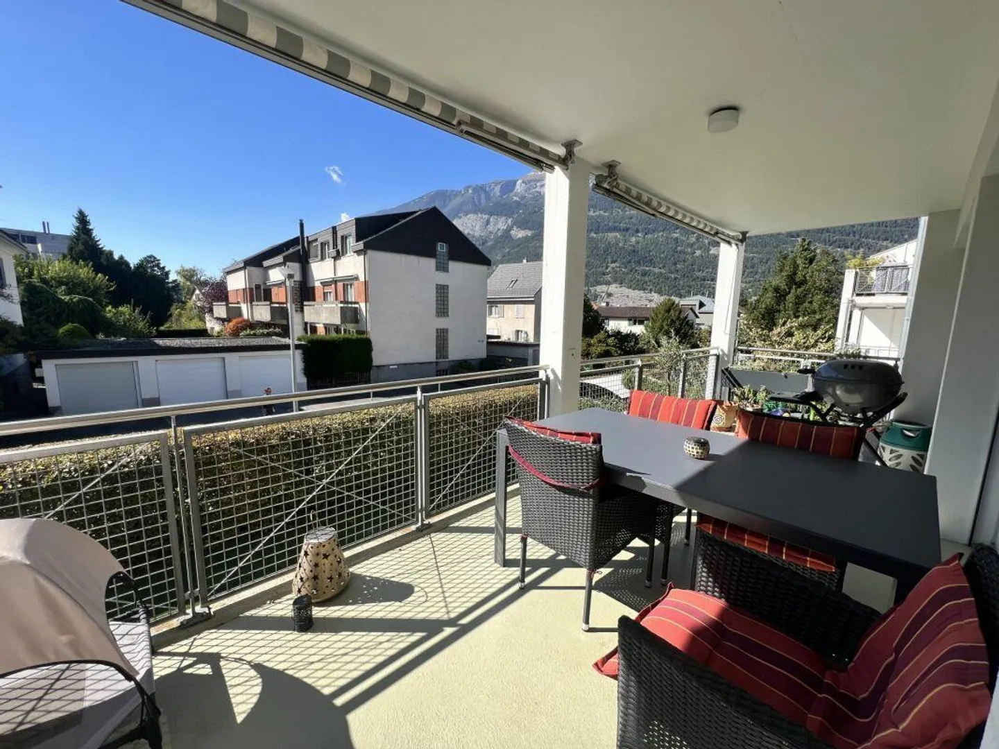 Lichtdurchflutete 4.5 (5.5)-Zimmer-Wohnung an bevorzugter Lage im T... - Photo 5 of 9