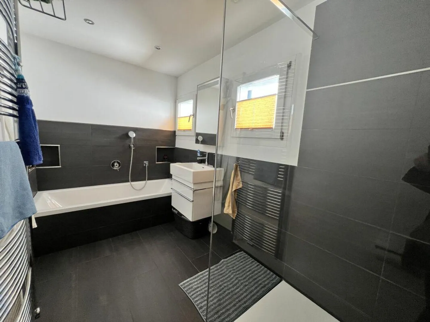 Lichtdurchflutete 4.5 (5.5)-Zimmer-Wohnung an bevorzugter Lage im T... - Photo 6 of 9