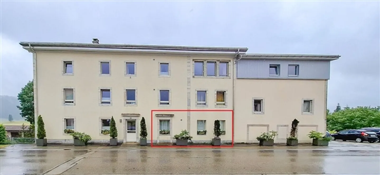 4-room apartment on the ground floor, communal garden with garage additionally - Photo 1 of 14