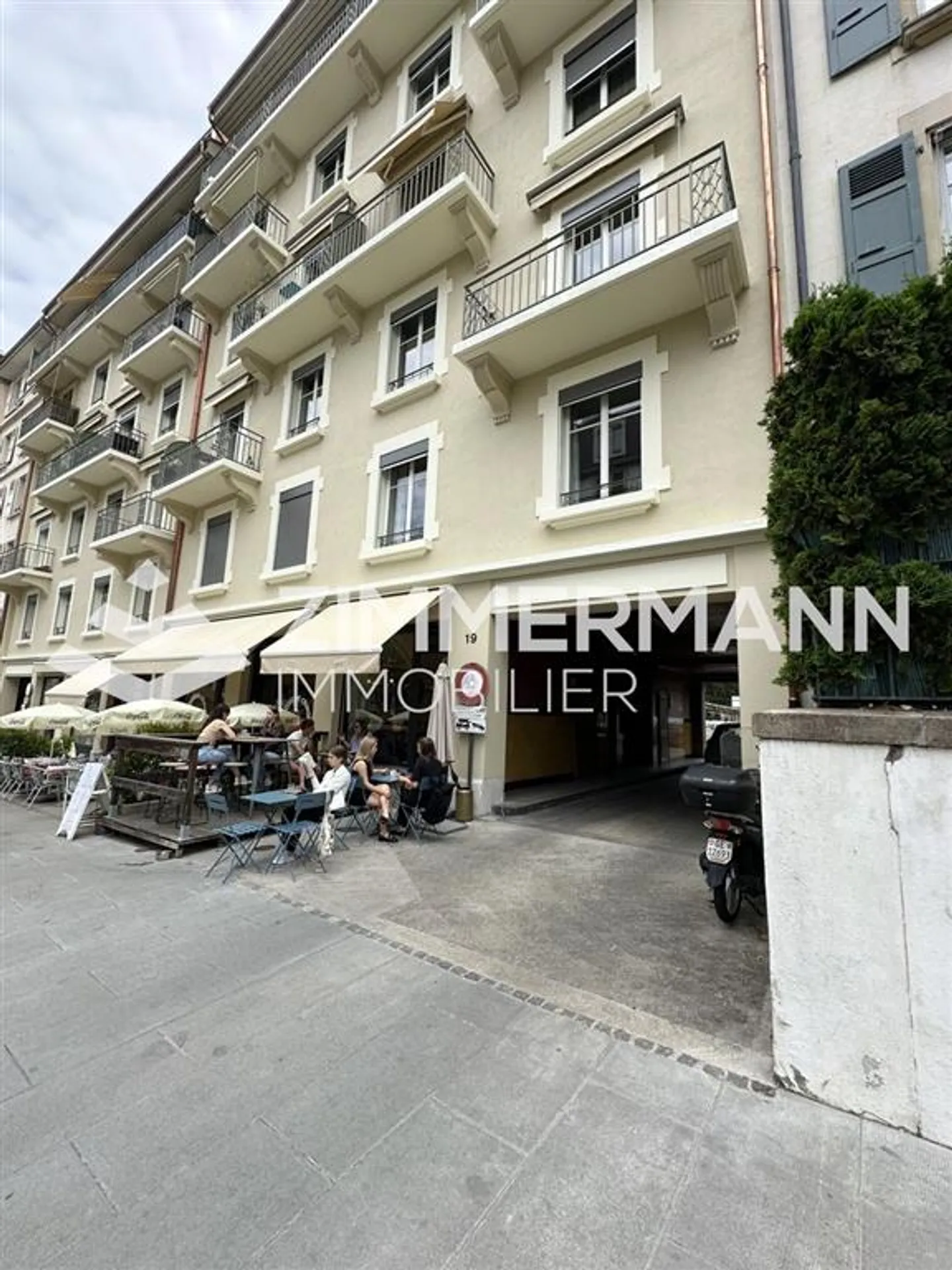 Bequemer Außenparkplatz - Foto 1 von 1