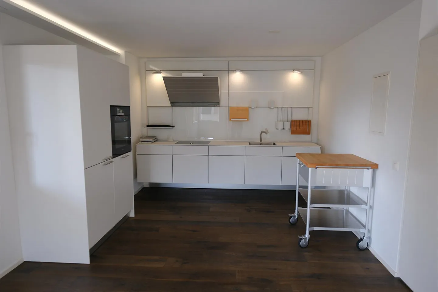 Modern 3.5-room apartment with balcony & garage in a quiet & central location - Photo 1 of 10