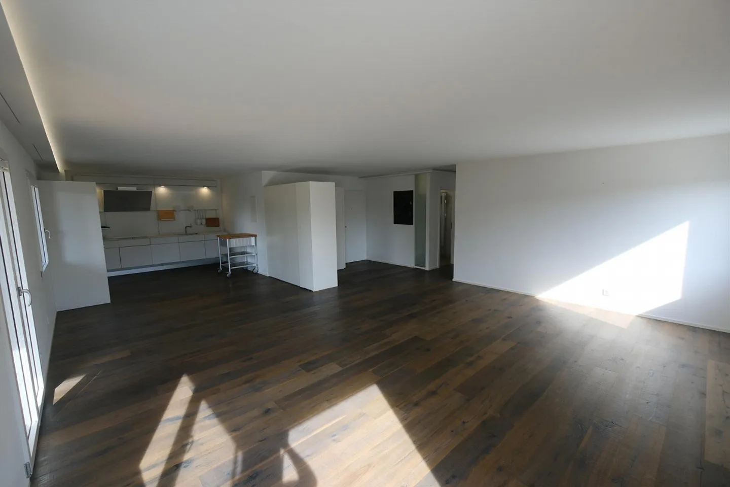 Modern 3.5-room apartment with balcony & garage in a quiet & central location - Photo 3 of 10