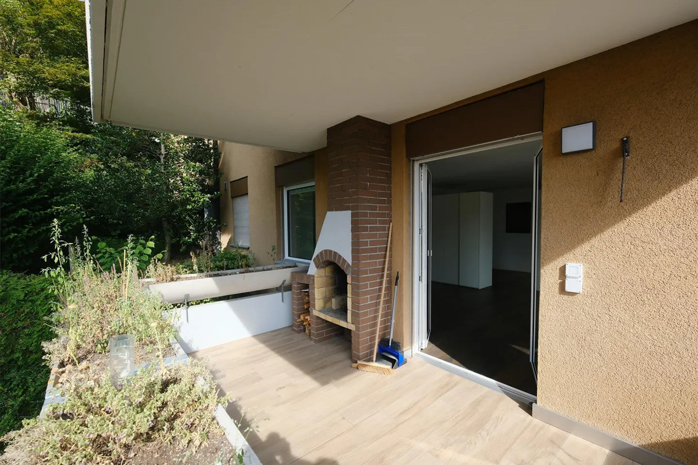 Modern 3.5-room apartment with balcony & garage in a quiet & central location - Photo 5 of 10