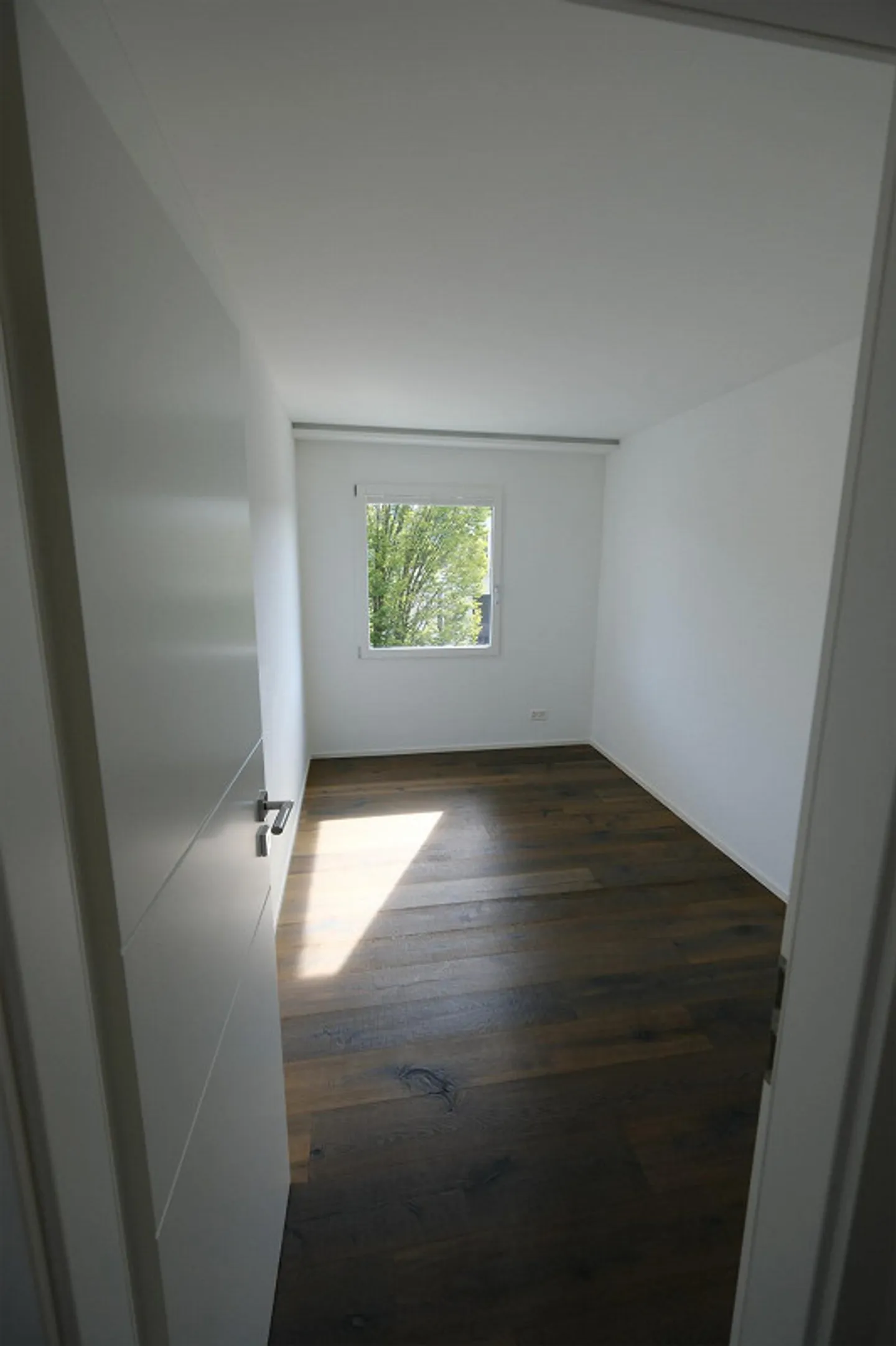 Modern 3.5-room apartment with balcony & garage in a quiet & central location - Photo 8 of 10