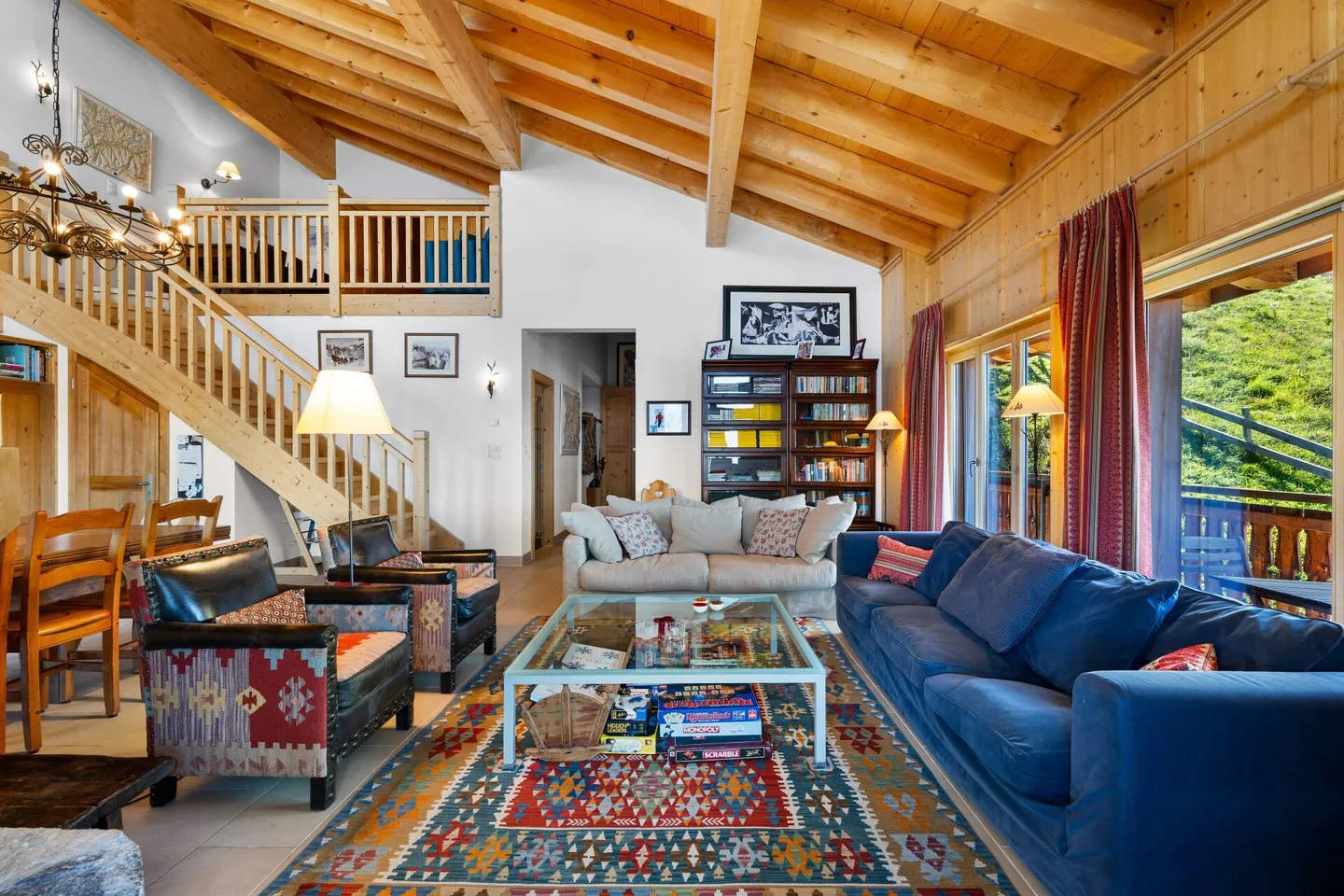 Ski-in-Ski-out Luxury Chalet - Photo 4 of 10