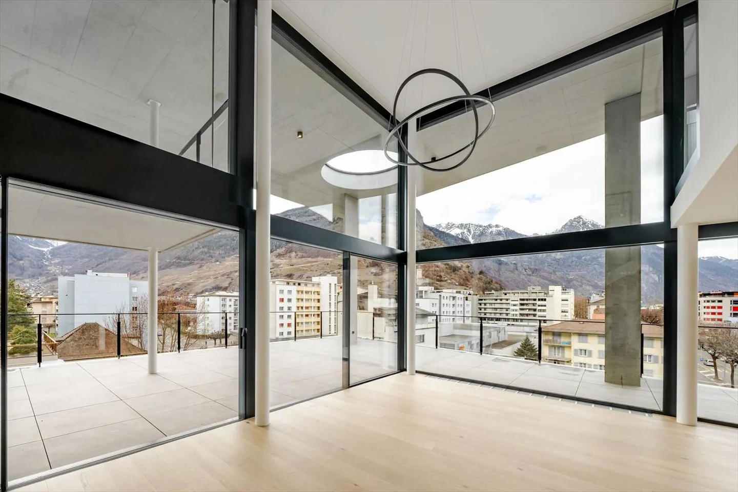 Ultimo Duplex Sottotetto 6.5 Stanze - SIM22 - Martigny - Foto 4 di 13