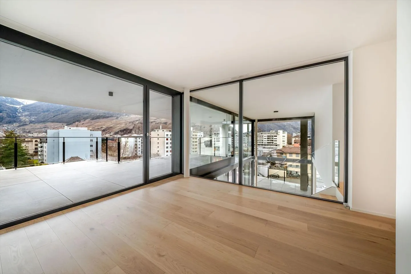 Ultimo Duplex Sottotetto 6.5 Stanze - SIM22 - Martigny - Foto 11 di 13