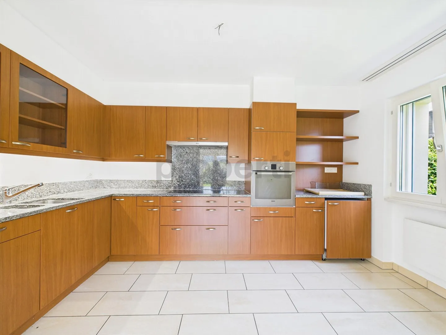 Appartamento luminoso con giardino - Foto 2 di 13