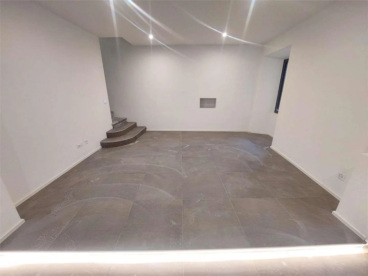 Riva San Vitale, independent house in the center 2575 - Photo 3 of 8