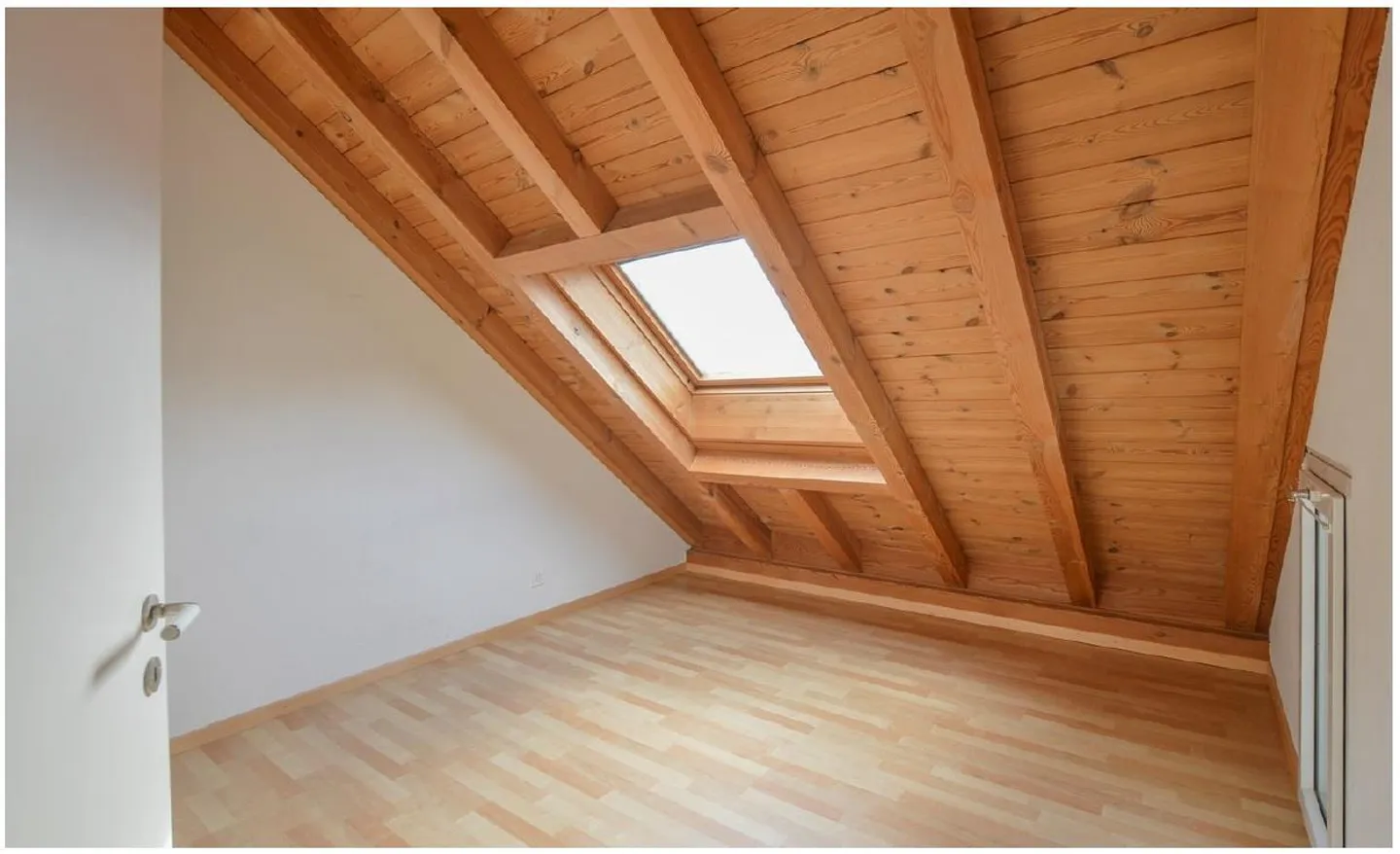 In affitto appartamento di 5,5 stanze in un ambiente adatto alle famiglie - Foto 11 di 14