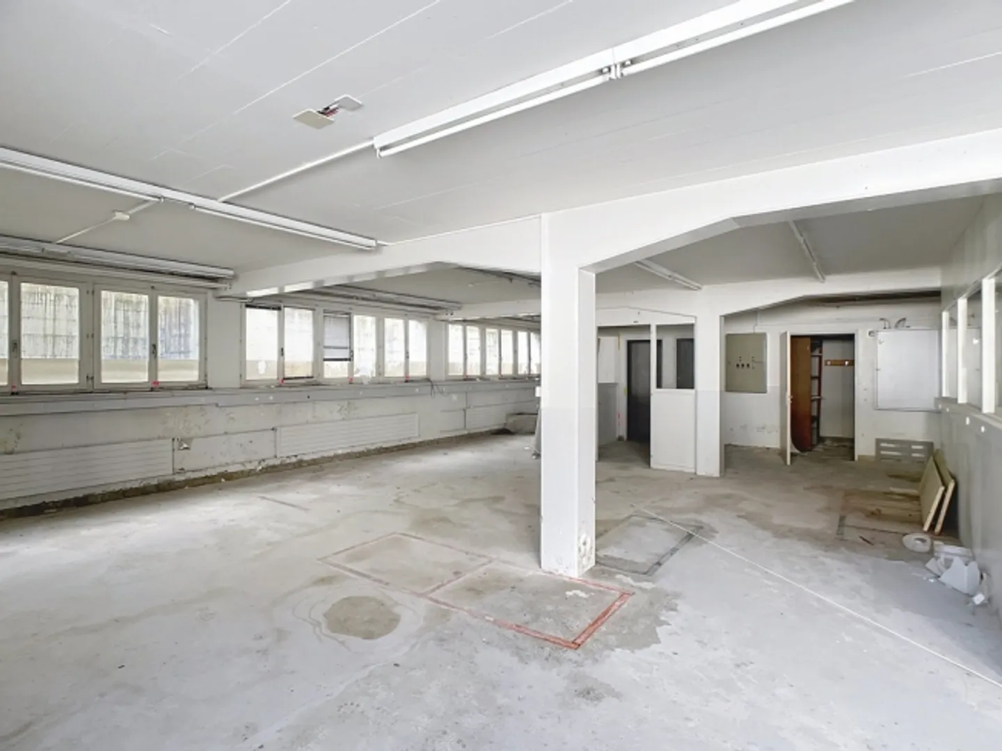 Espaces commerciaux au 1er sous-sol - Photo 4 sur 5