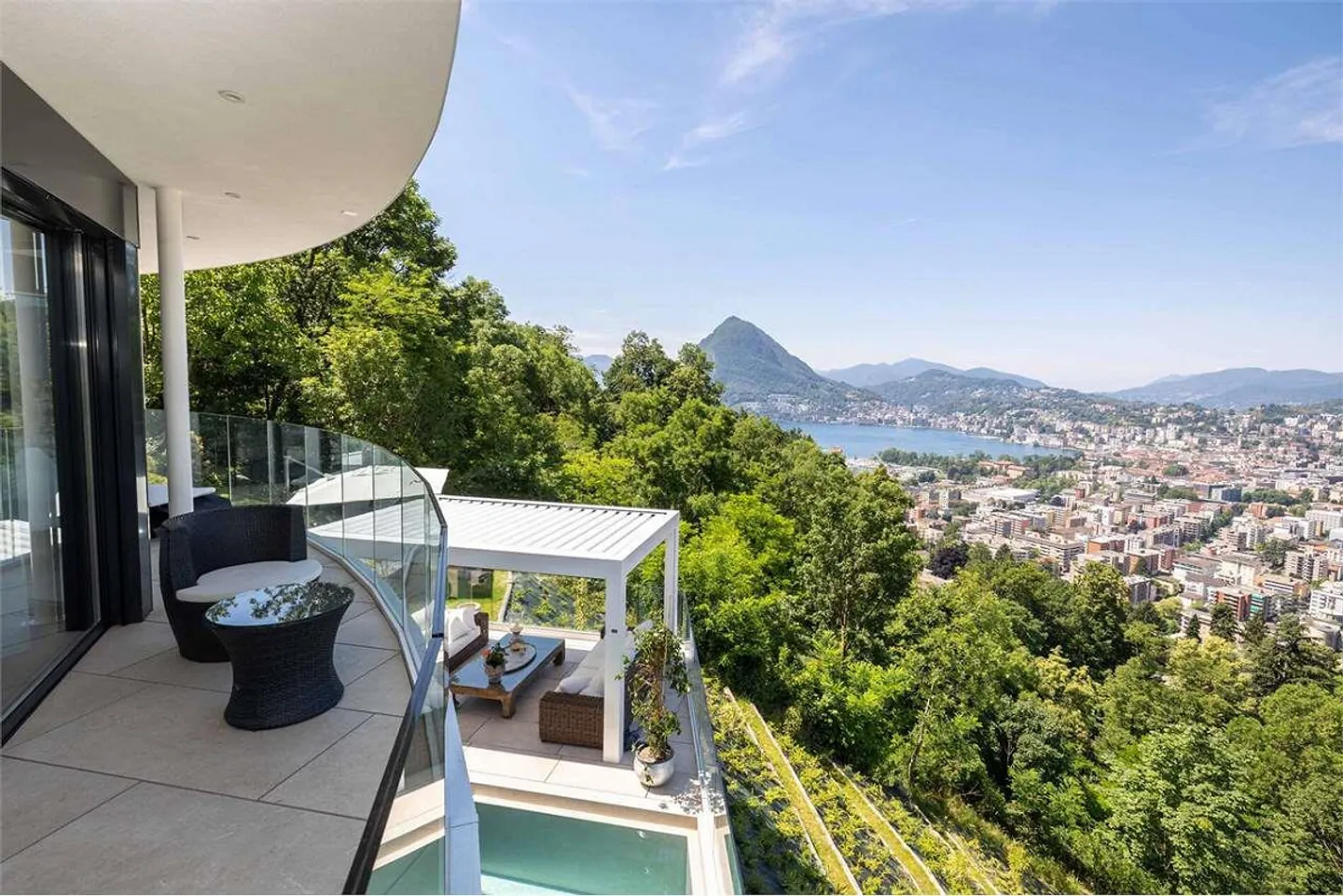 Lusso, privacy e vista da sogno su Lugano - Foto 1 di 1