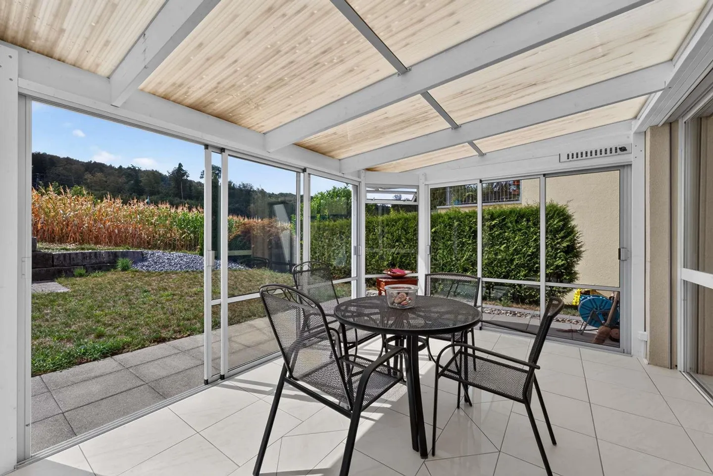Charmante maison individuelle de 5 pièces avec oasis de jardin ensoleillée et de nombreuses possibilités - Photo 9 sur 20