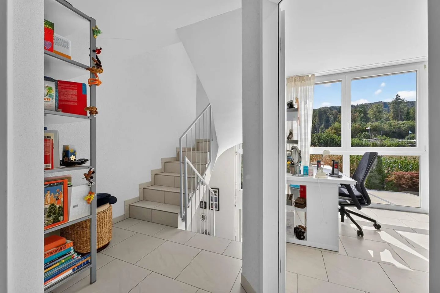 Charmante maison individuelle de 5 pièces avec oasis de jardin ensoleillée et de nombreuses possibilités - Photo 11 sur 20