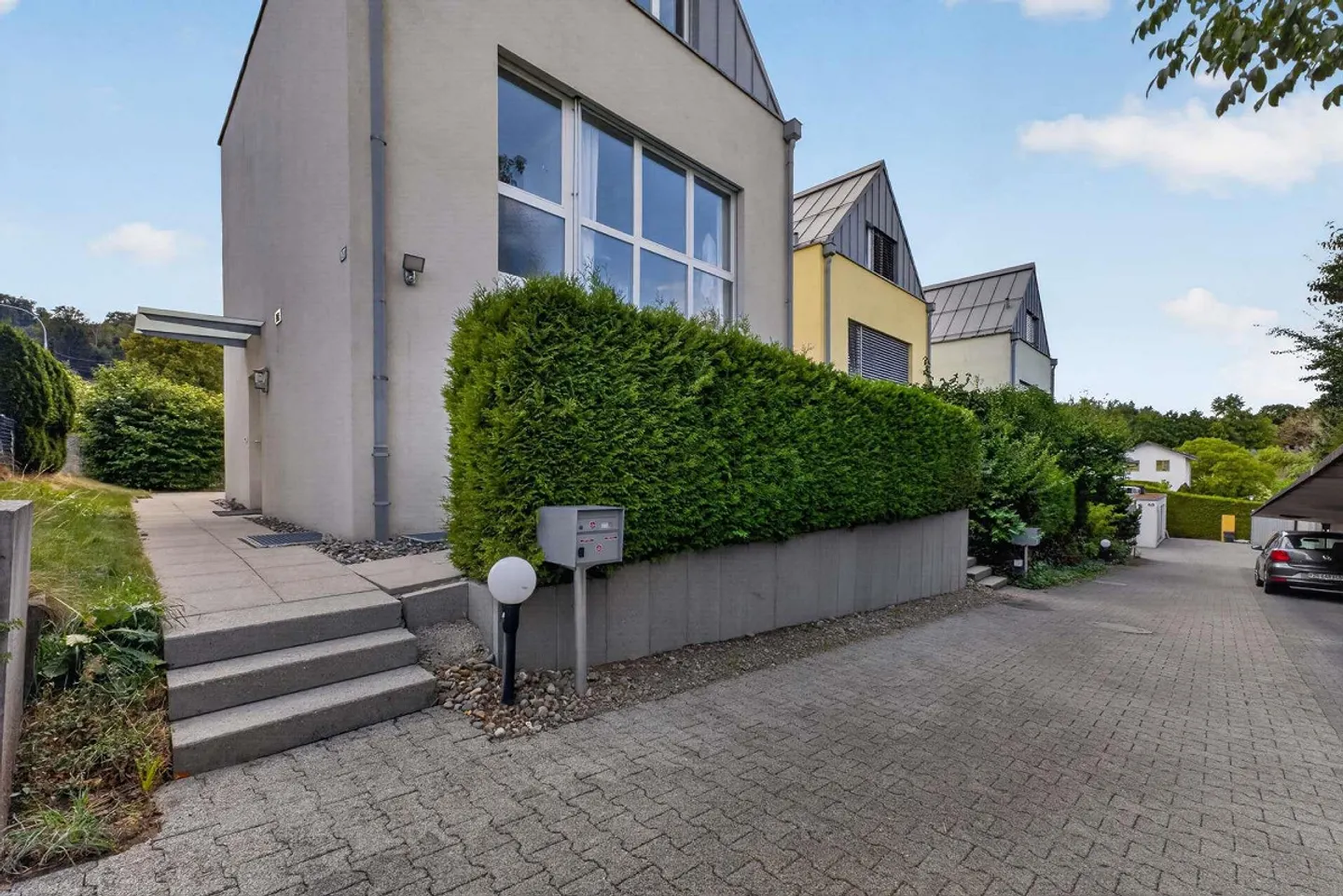 Charmante maison individuelle de 5 pièces avec oasis de jardin ensoleillée et de nombreuses possibilités - Photo 18 sur 20