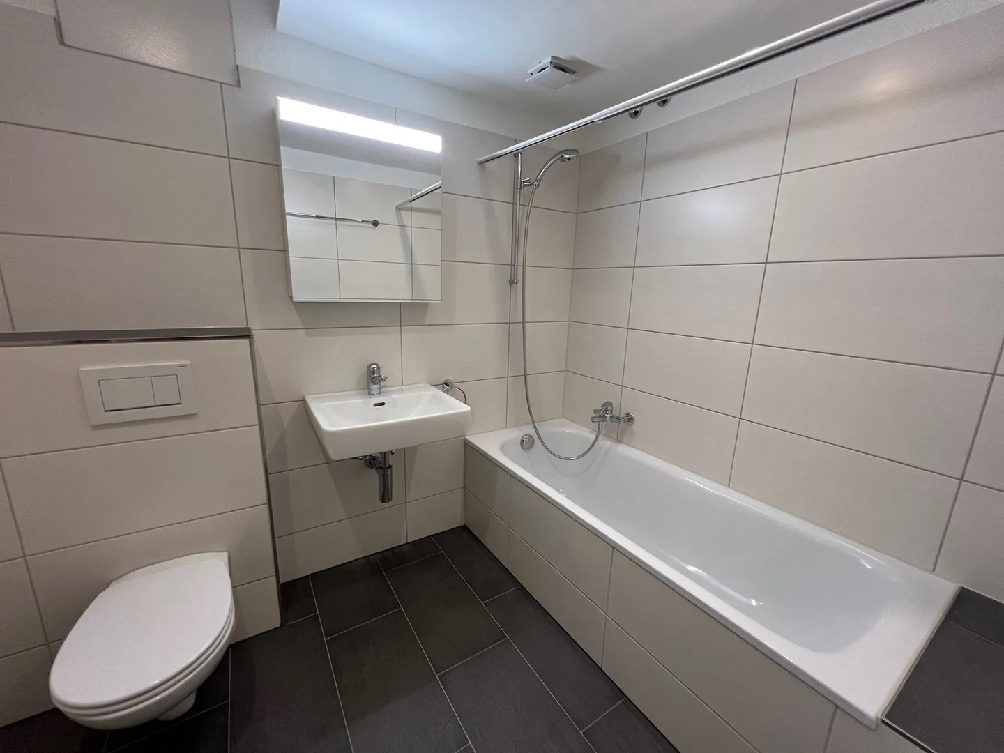 Charmante appartement de 2,5 pièces dans un emplacement central à Niederdorf - Photo 5 sur 11