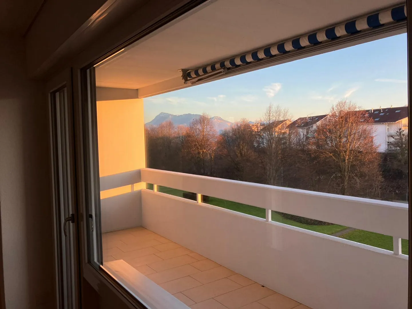 Appartement moderne de 4,5 pièces avec balcon et garage à Emmenbrücke - Photo 13 sur 17