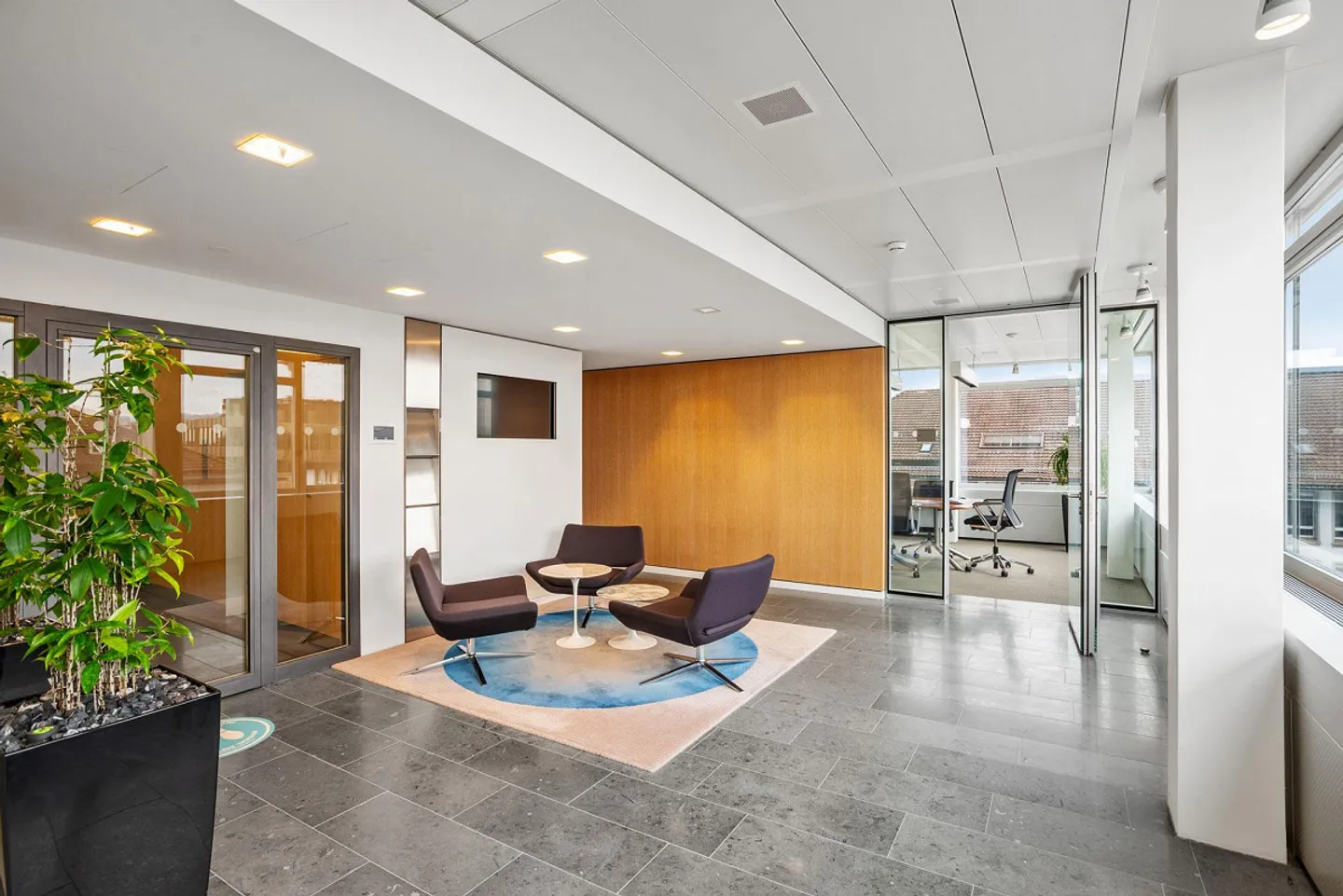 Votre nouvel espace de bureau dans le gratte-ciel le plus prisé de Zurich ! - Photo 2 sur 13