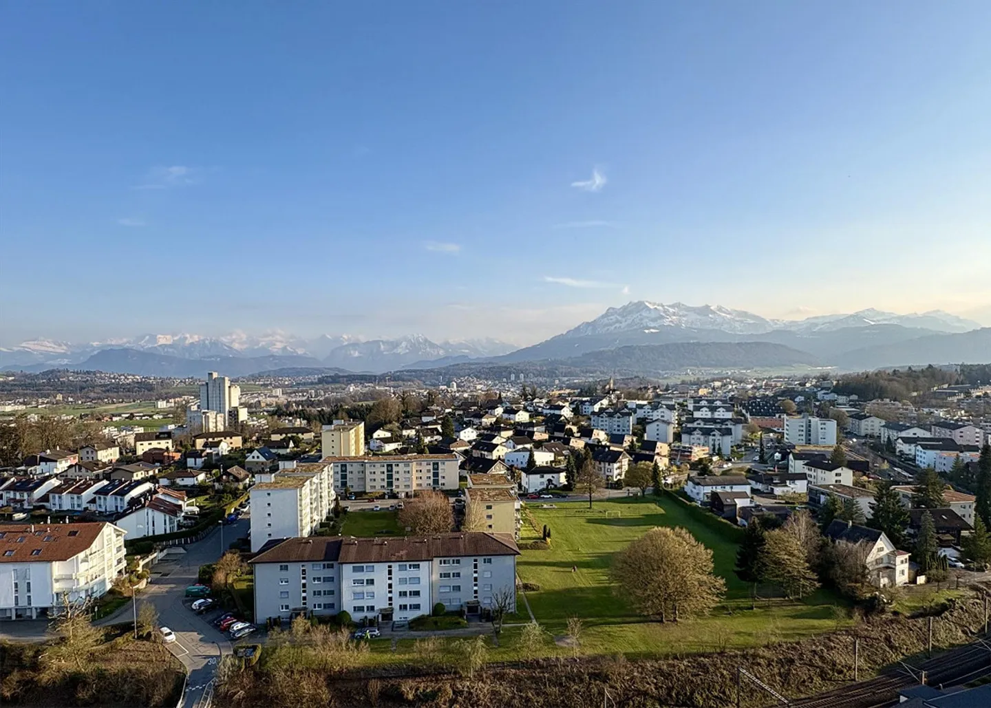 Appartement moderne de 4,5 pièces avec balcon et garage à Emmenbrücke - Photo 16 sur 17