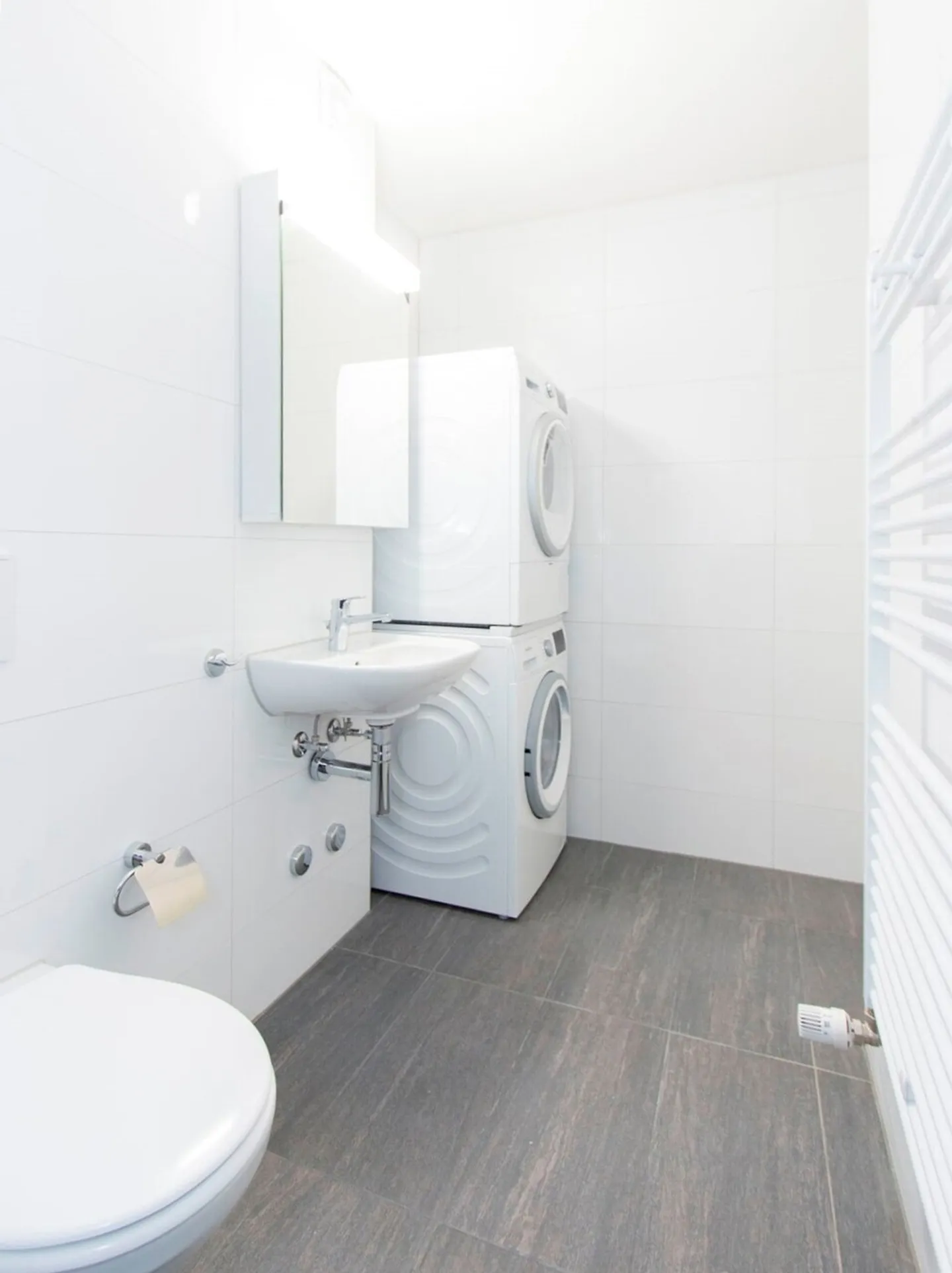 Moderne Wohnung mit Waschturm - Foto 3 von 8