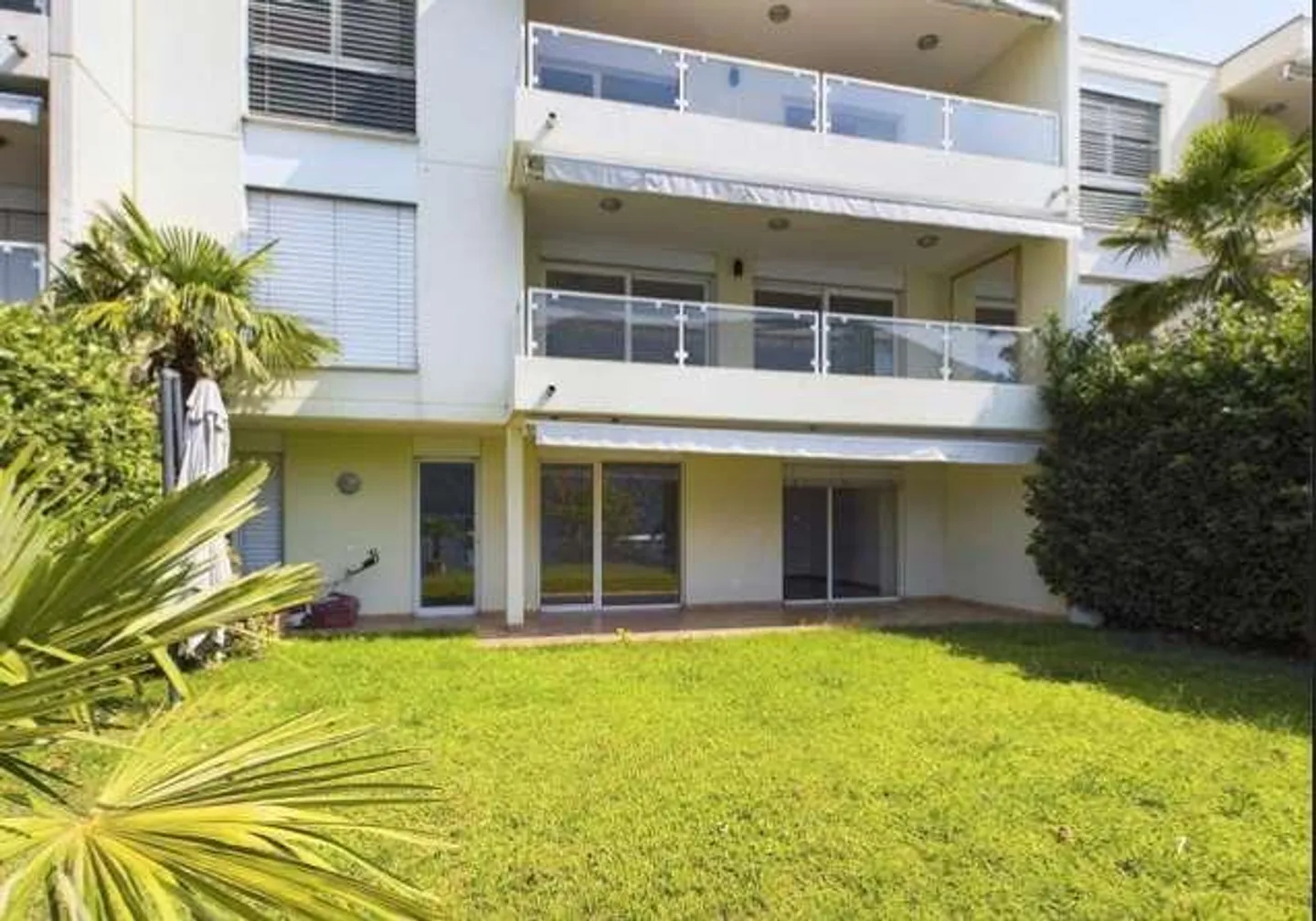 Casa a schiera con pontile sul lago - Foto 7 di 13