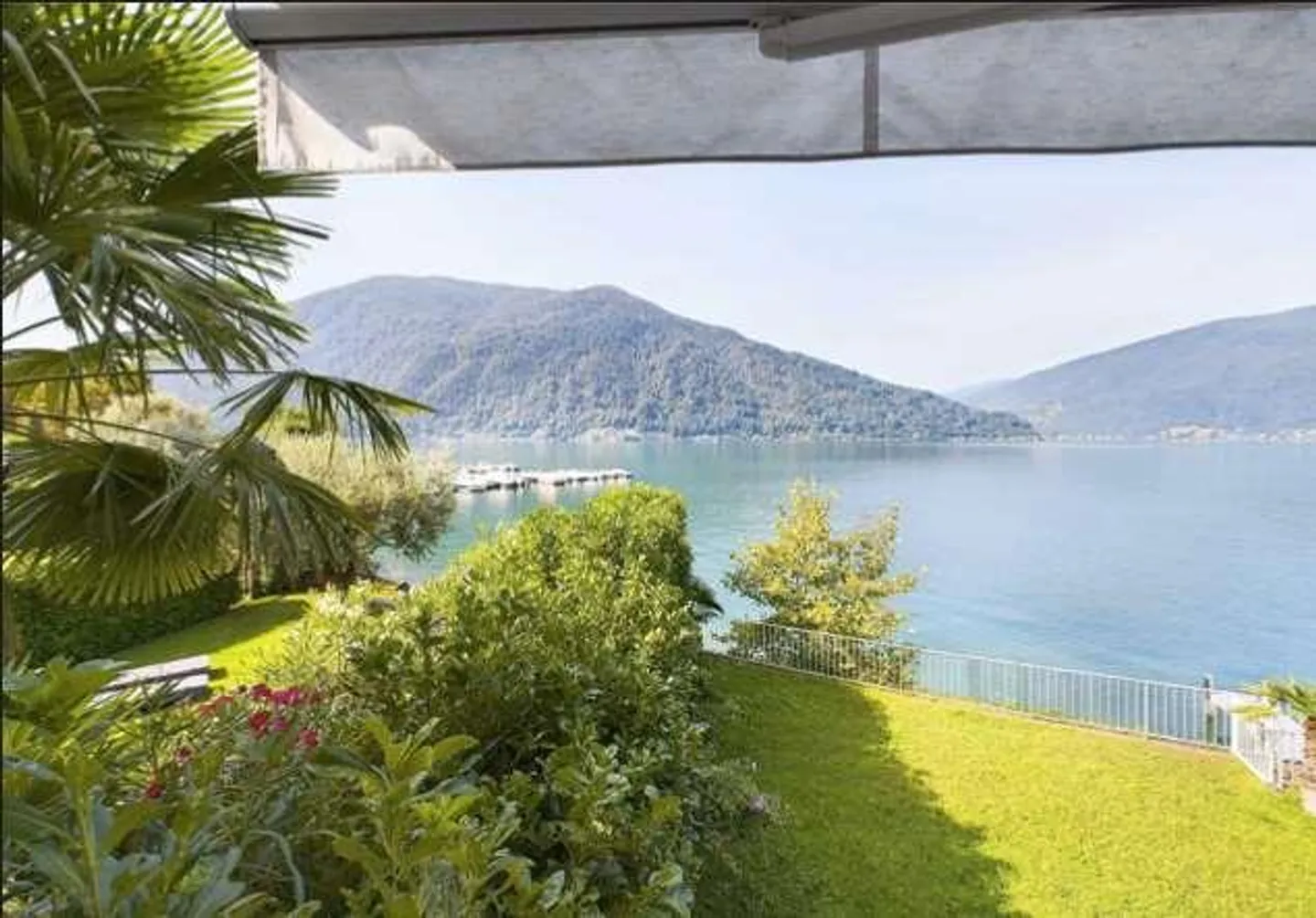 Casa a schiera con pontile sul lago - Foto 11 di 13