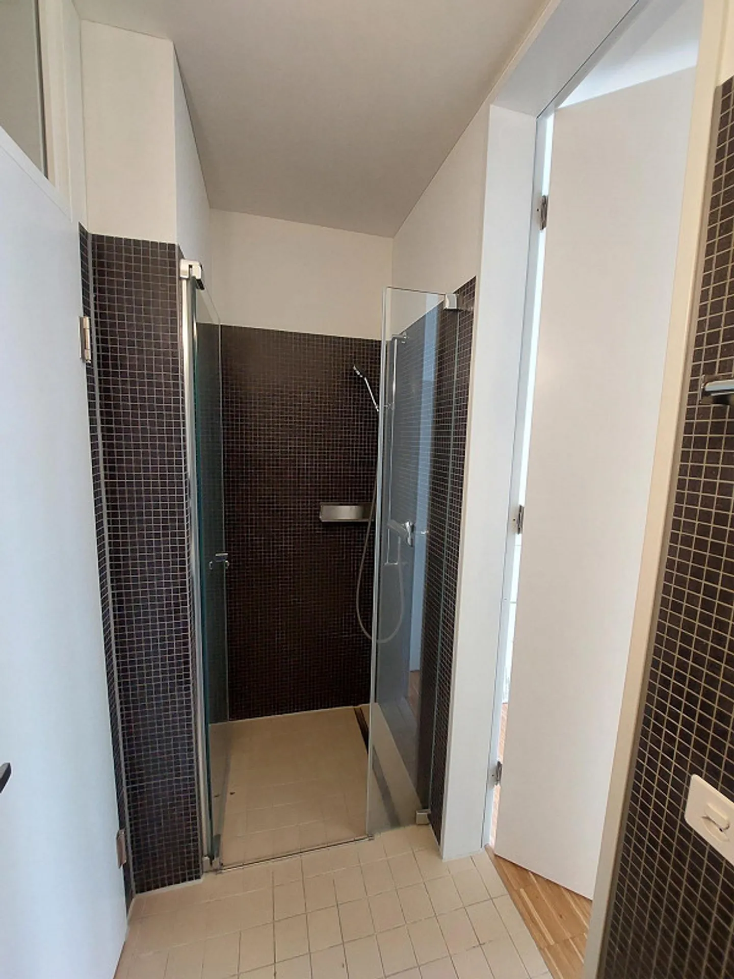 Looking for a new tenant from 01.05. – modern 4.5-room apartment - Photo 8 of 10