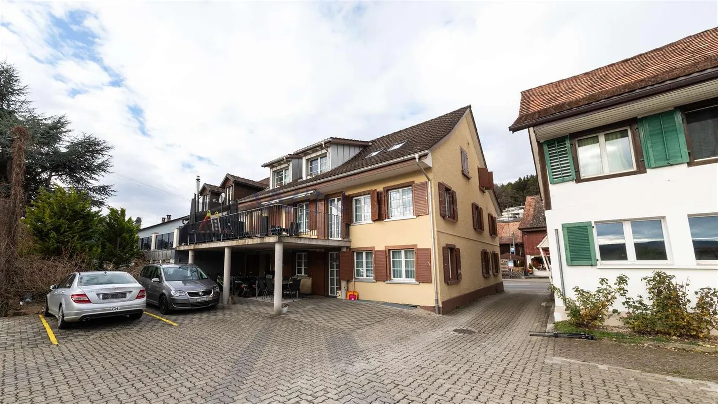 Mischgenutztes Gebäude kaufen - Foto 1 von 5