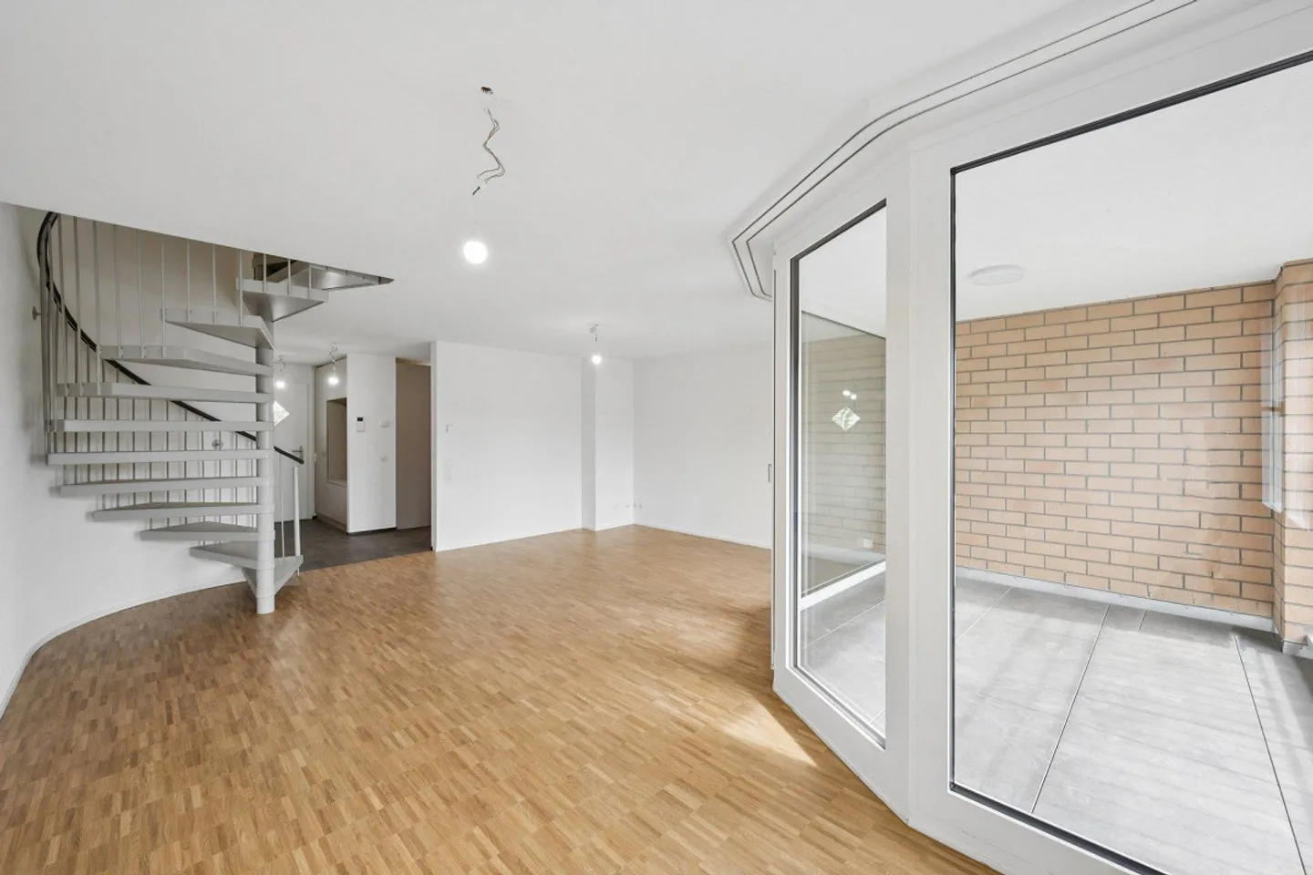 Première occupation après rénovation - Appartement en duplex avec espace de jardin - Photo 1 sur 7