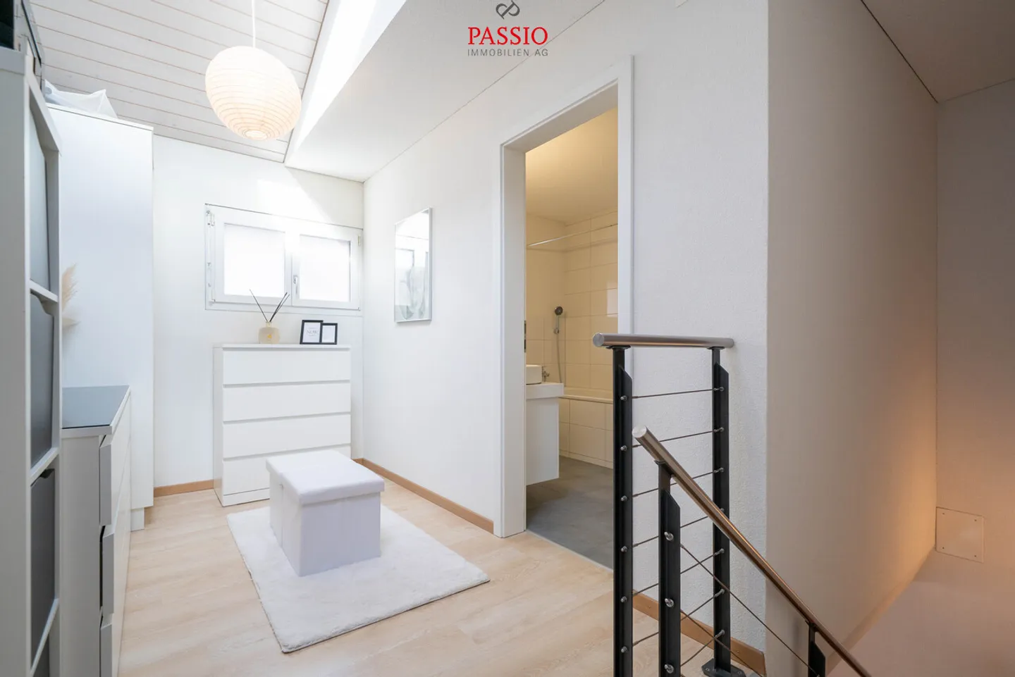 Maison semi-détachée de 7,5 pièces avec vue sur le lac et potentiel - Photo 13 sur 34