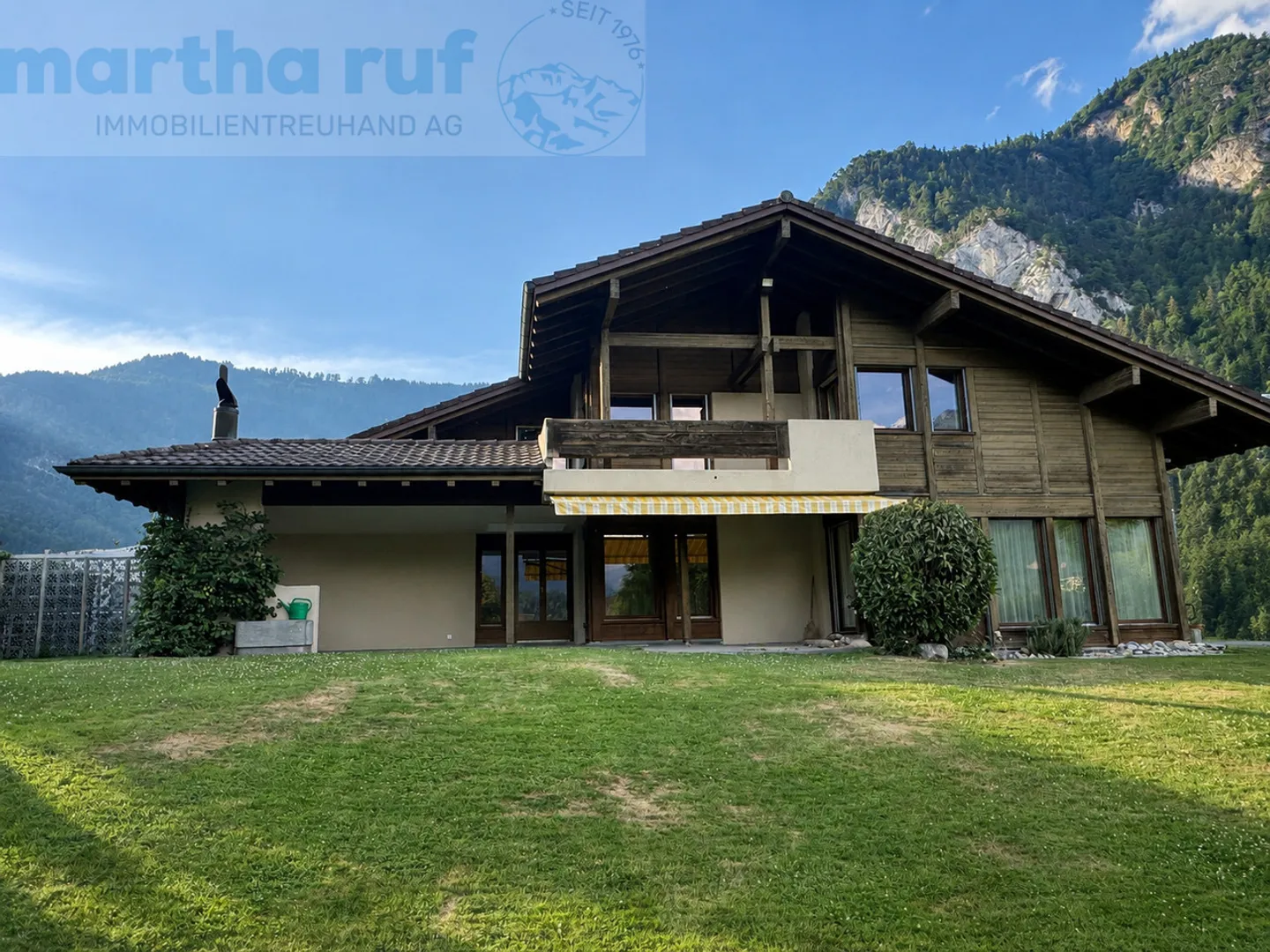 Ampia casa unifamiliare di 5,5 stanze, giardino e vista mozzafiato - Foto 1 di 17