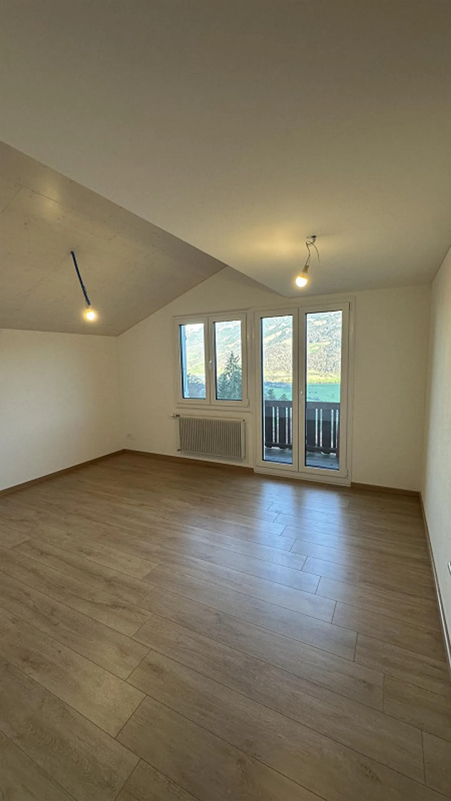 5.5 Room Attic Apartment - Photo 4 of 12