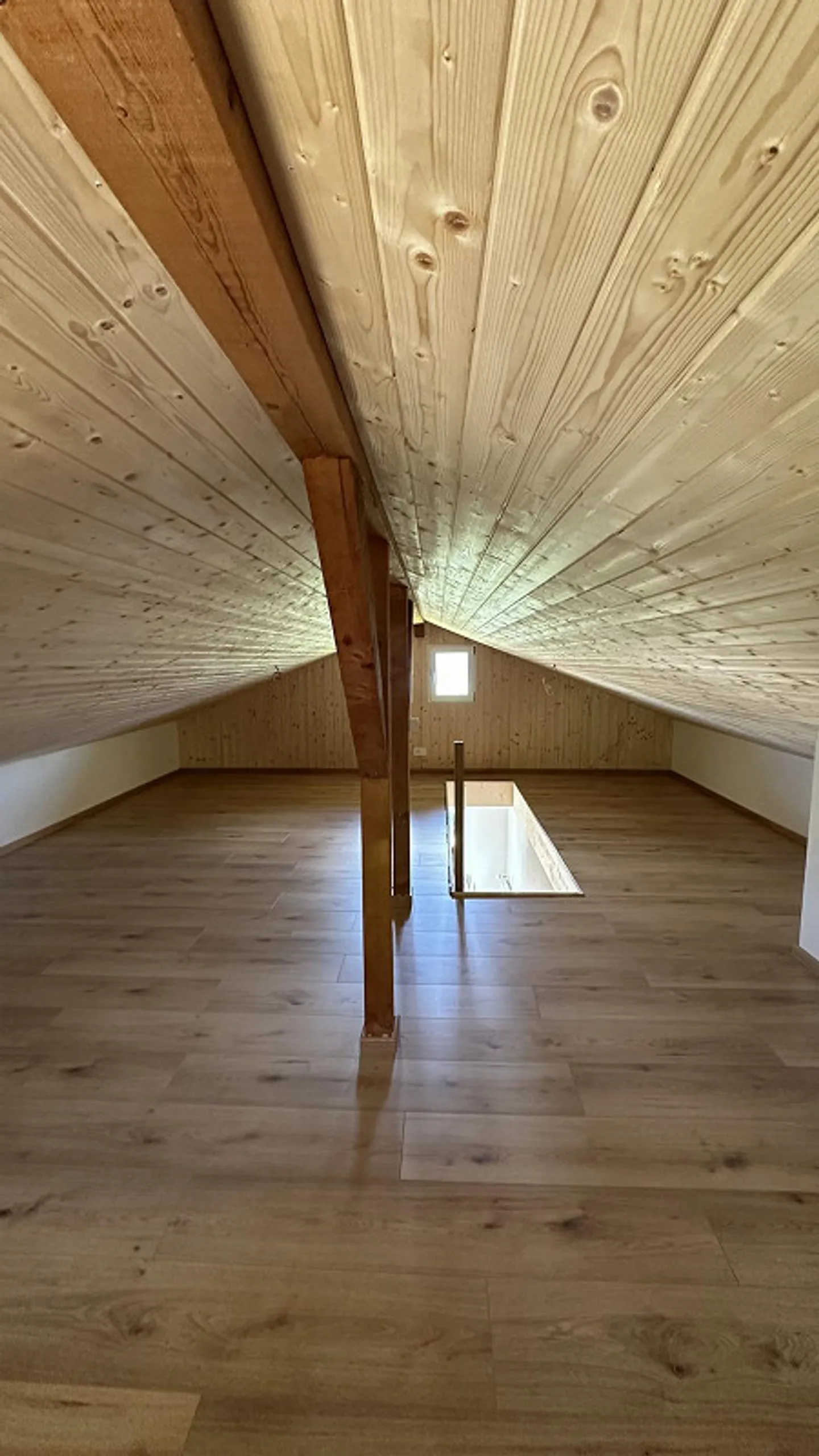 5.5 Room Attic Apartment - Photo 7 of 12